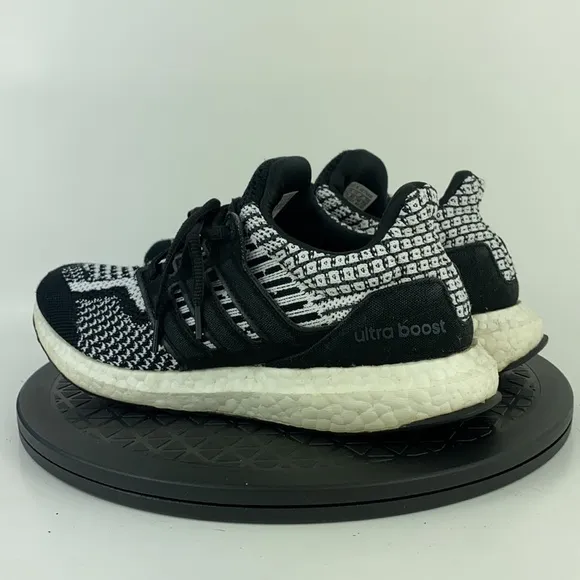 Adidas Ultraboost 5.0 DNA Black/White Running Shoes FZ1850 Women's Size 7