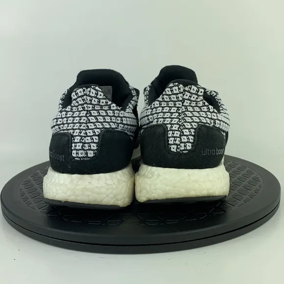 Adidas Ultraboost 5.0 DNA Black/White Running Shoes FZ1850 Women's Size 7