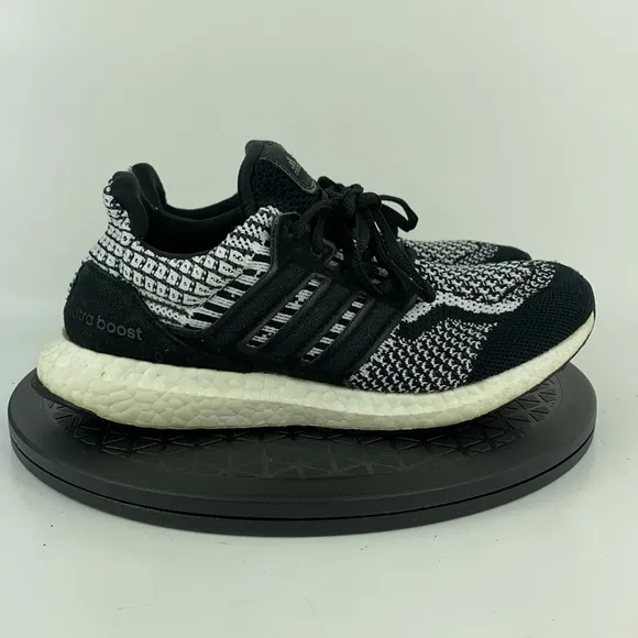 Adidas Ultraboost 5.0 DNA Black/White Running Shoes FZ1850 Women's Size 7