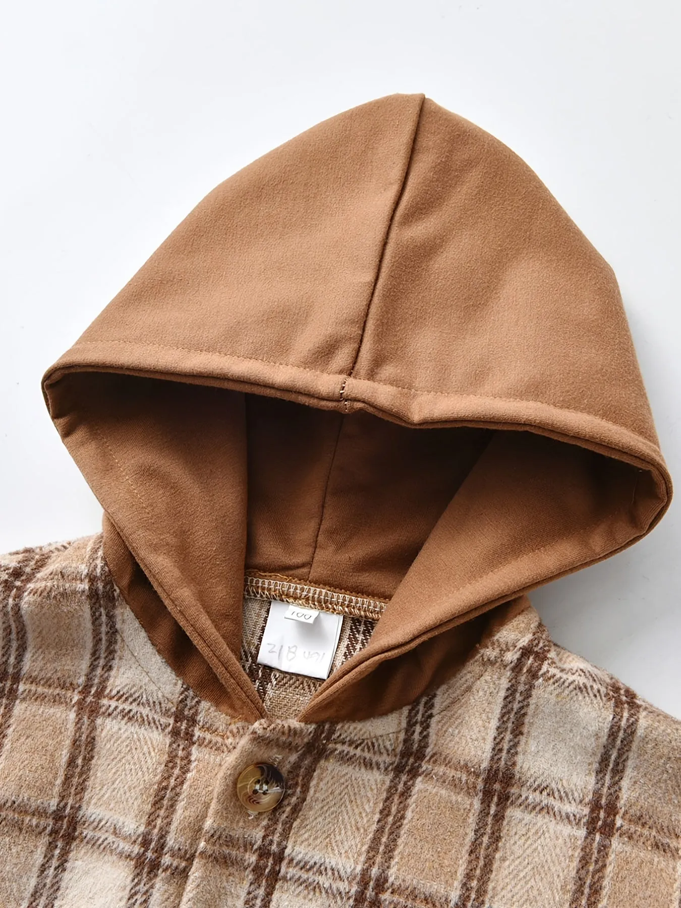 Boys' Casual Hooded Plaid Shirt for Autumn and Winter" Description: "Stay warm and stylish this autumn and winter wit