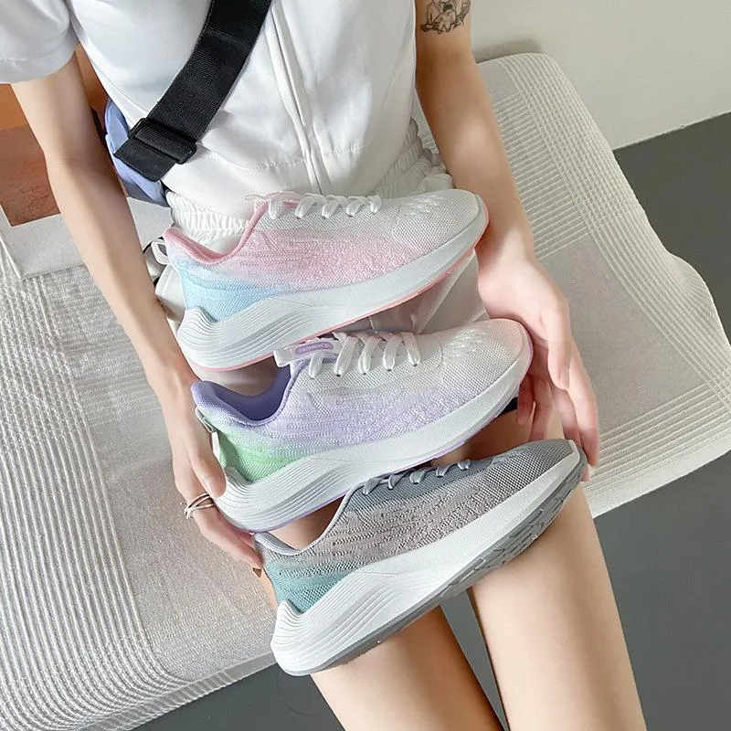 Breathable flying weaver sneakers