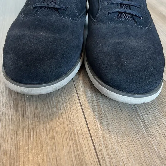 Geox Nebula Men’s Lightweight Slip On Oxford Sneaker in Navy Blue, Size 8.