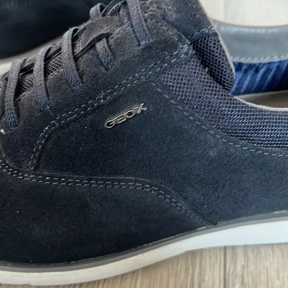 Geox Nebula Men’s Lightweight Slip On Oxford Sneaker in Navy Blue, Size 8.