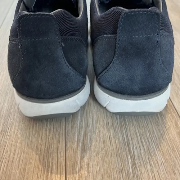 Geox Nebula Men’s Lightweight Slip On Oxford Sneaker in Navy Blue, Size 8.