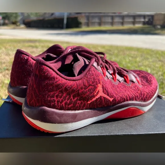JORDAN TRAINER 1 LOW (BG) Sneakers size 7Y red