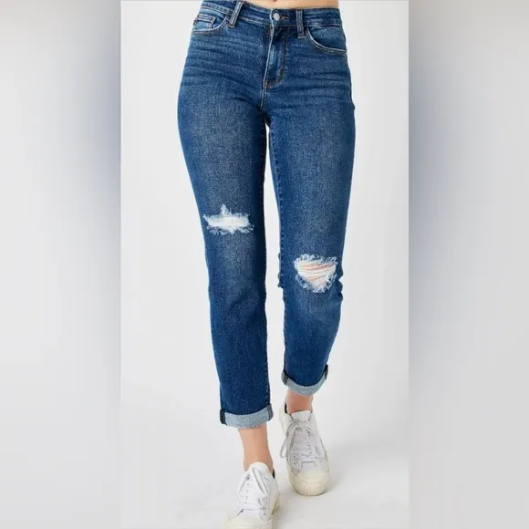 Judy Blue MR Slim Fit Ankle Cropped Blue Jeans with Distressed Details