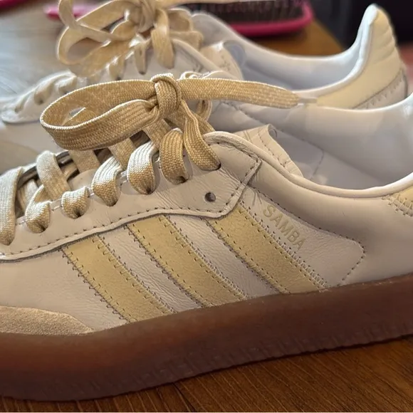 Kids cream adidas Sneakers sambas size 5