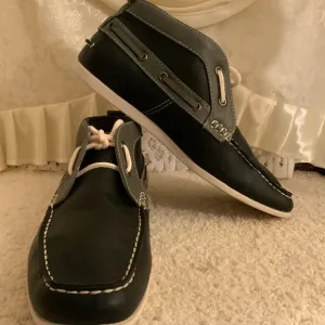MADDEN. HI TOP DRIVING LOAFER