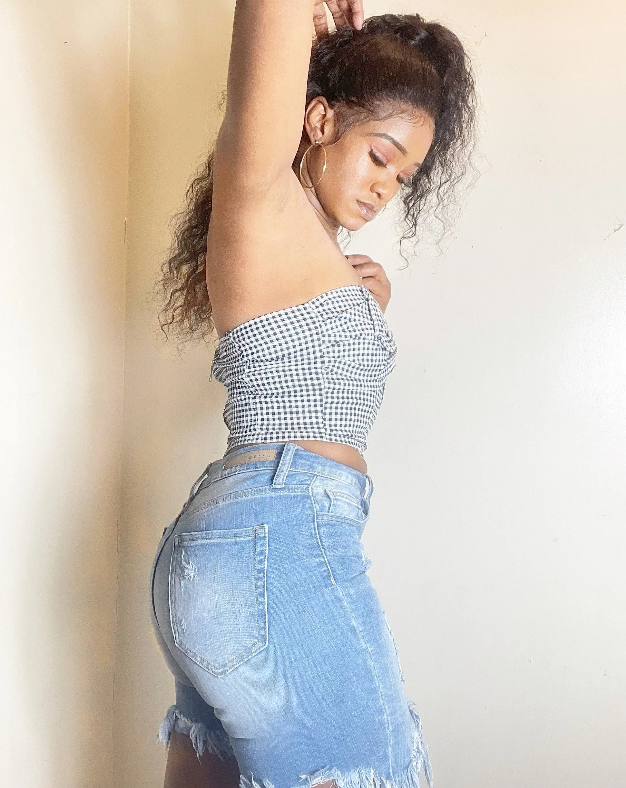 NEVER STRESSED DISTRESSED WOMENS SHORTS