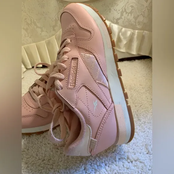 REEBOK 1983 ALTER THE ICONS GIRLS LEATHER SNEAKERS