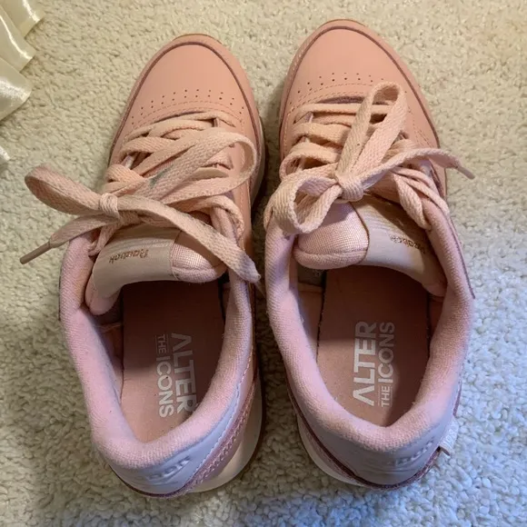 REEBOK 1983 ALTER THE ICONS GIRLS LEATHER SNEAKERS