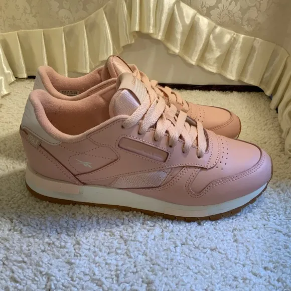 REEBOK 1983 ALTER THE ICONS GIRLS LEATHER SNEAKERS