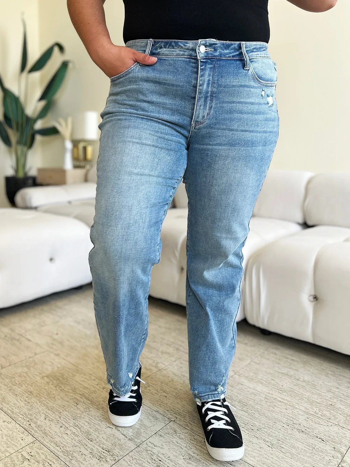 The Kelsey- Judy Blue Distressed Straight Jeans