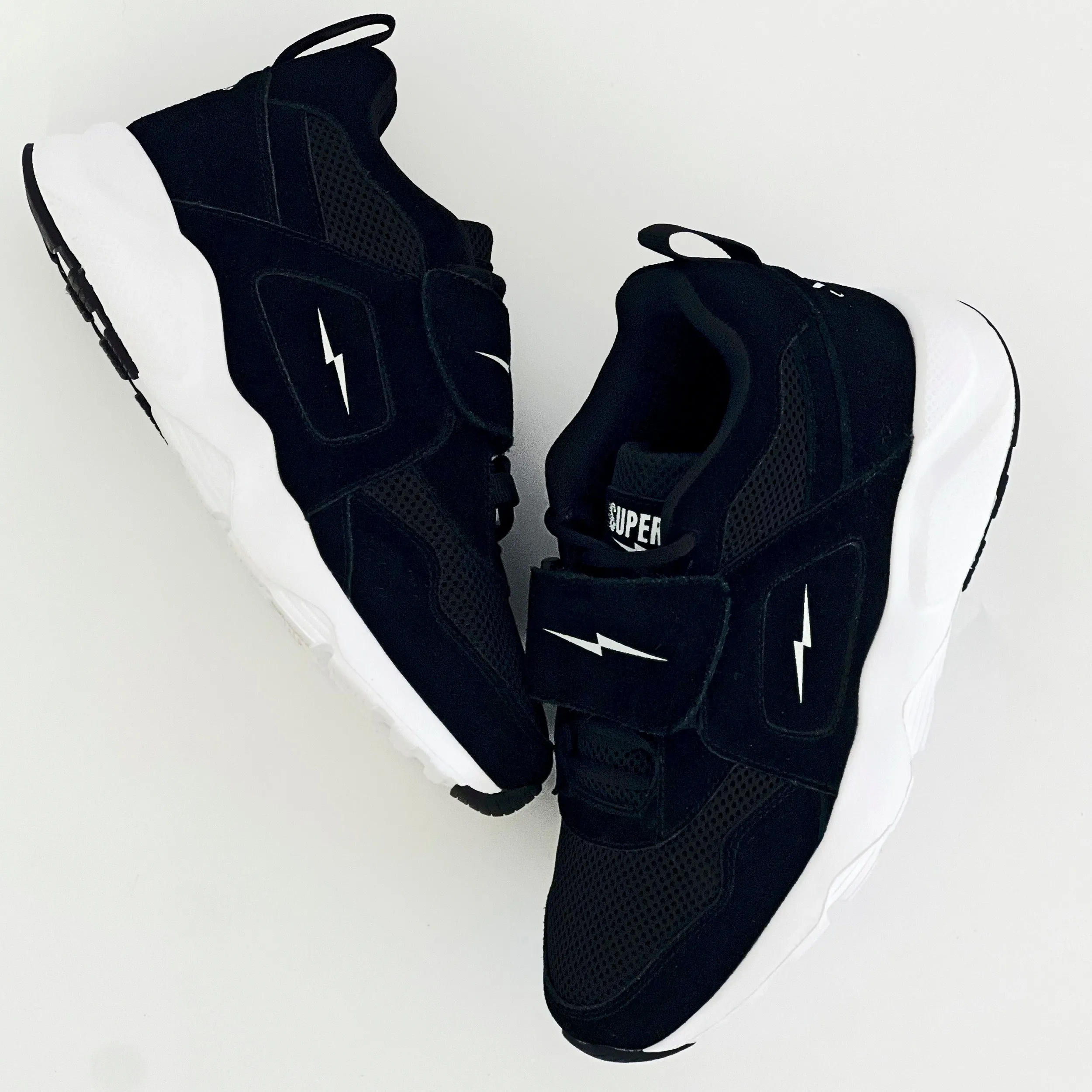 Turbo 2 (Stealth) - Black/White