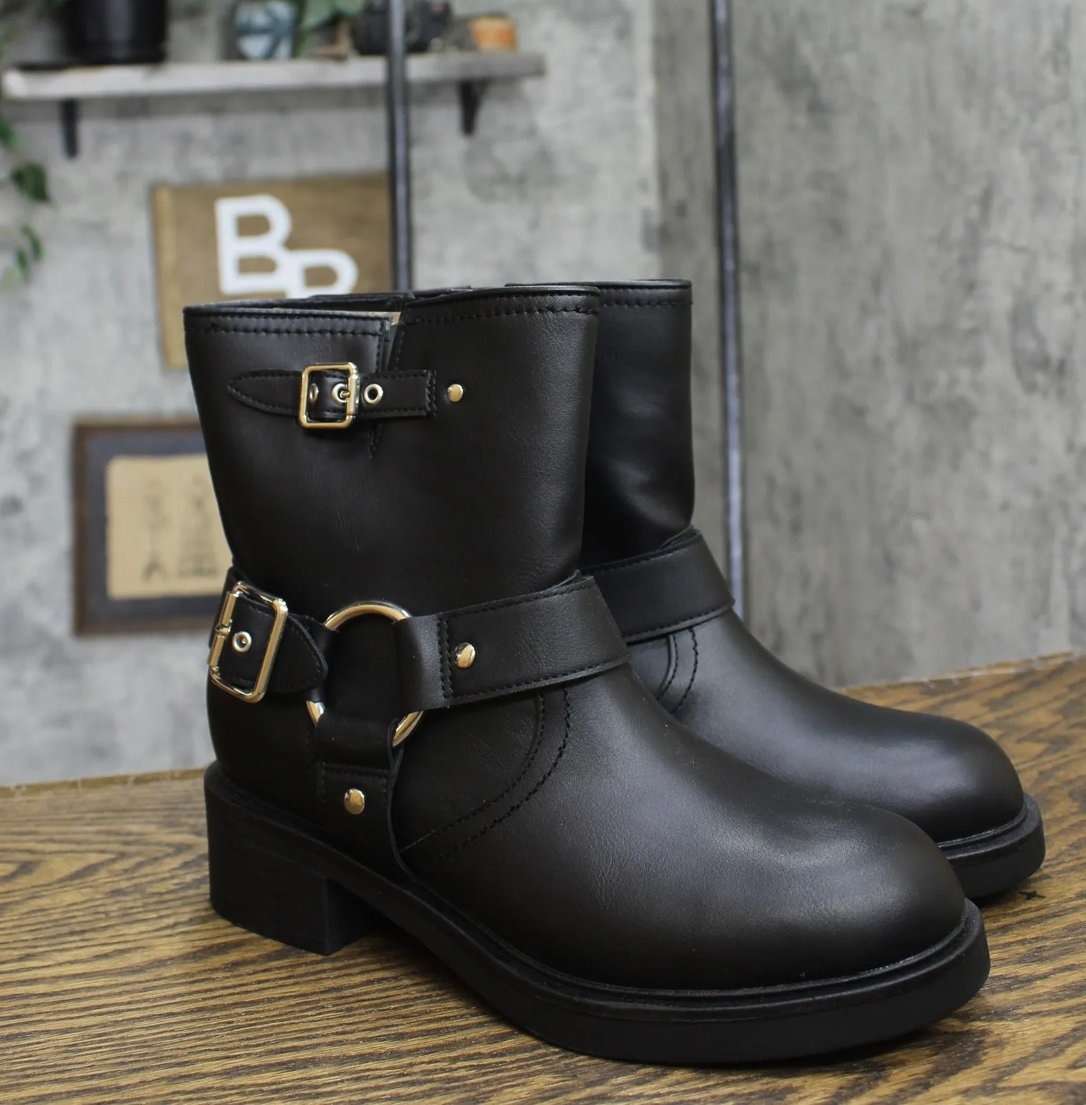Universal Thread Womens Connor Harness Wide Width Buckle Ankle Boots Black 8.5W