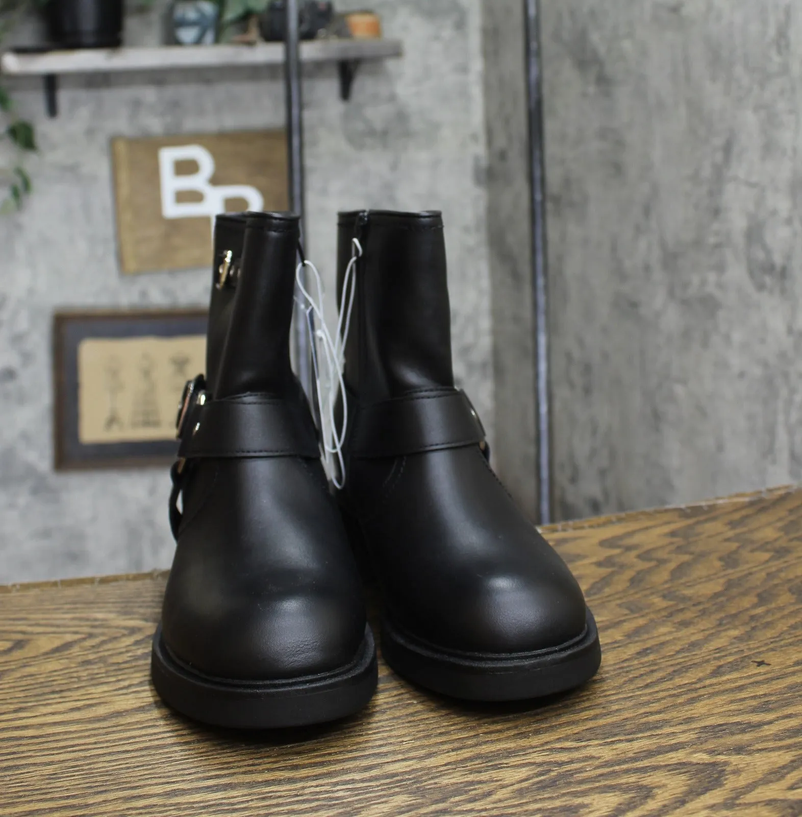 Universal Thread Womens Connor Harness Wide Width Buckle Ankle Boots Black 8.5W