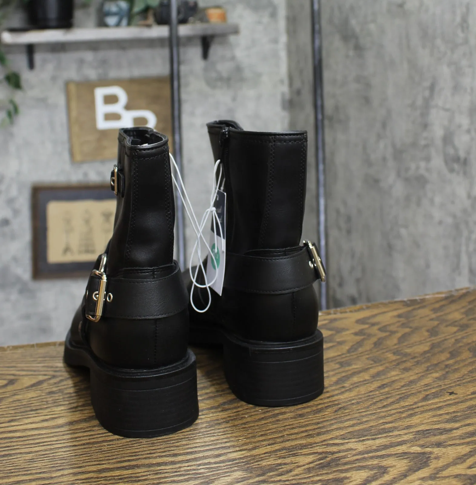 Universal Thread Womens Connor Harness Wide Width Buckle Ankle Boots Black 8.5W