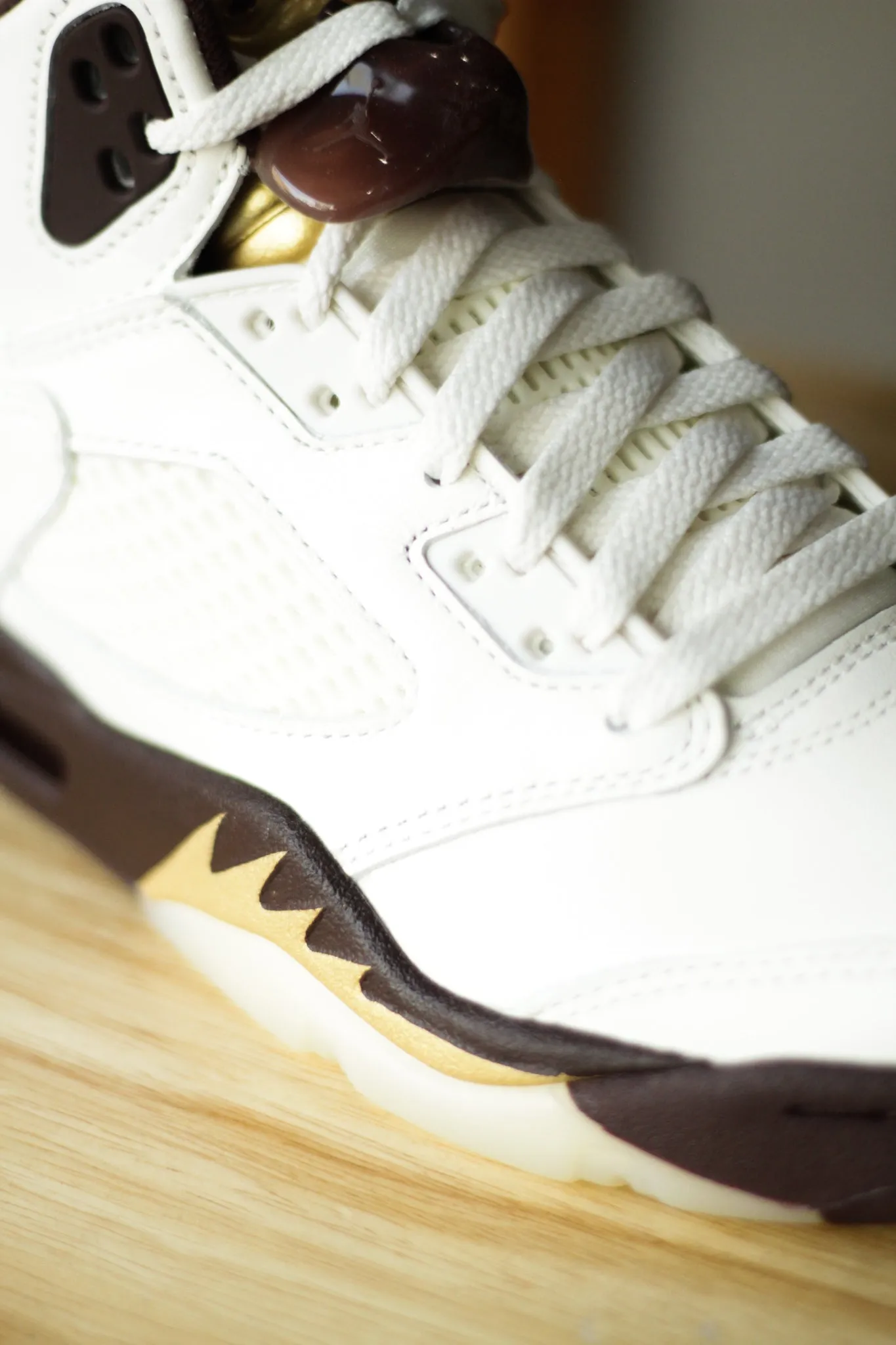 W AIR JORDAN 5 RETRO "EARTH"