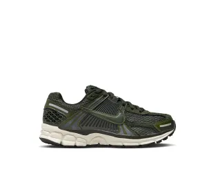 WOMENS NIKE VOMERO 5