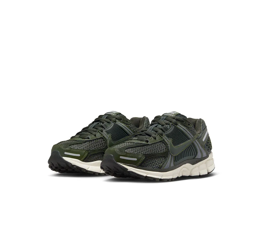 WOMENS NIKE VOMERO 5