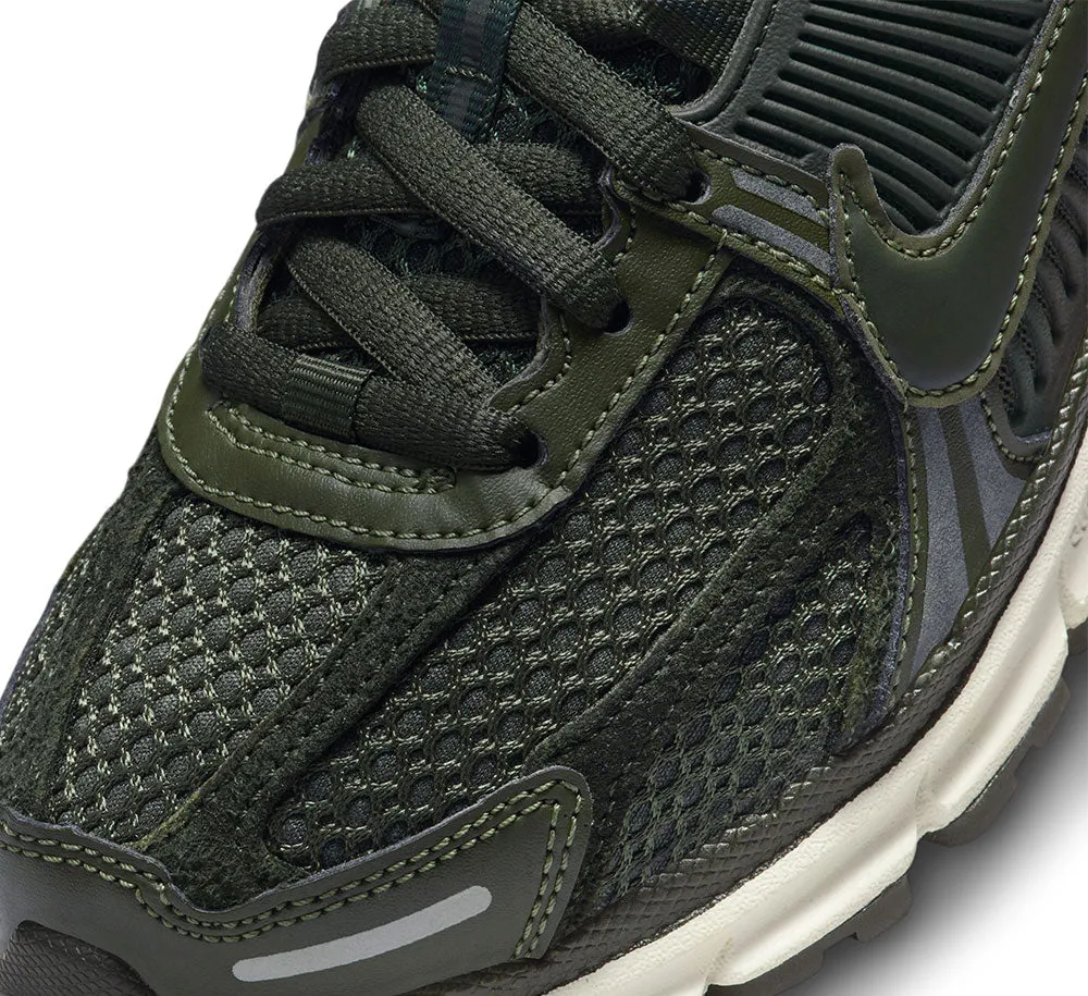 WOMENS NIKE VOMERO 5