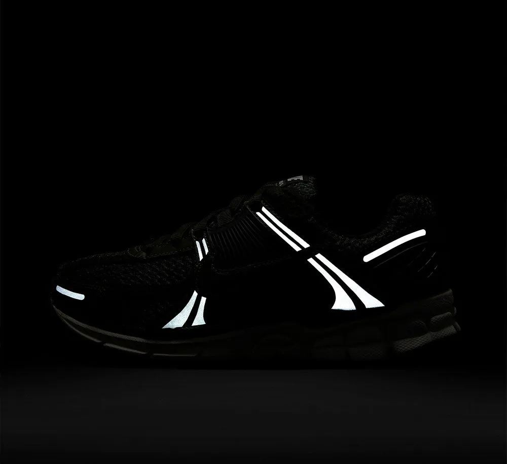 WOMENS NIKE VOMERO 5